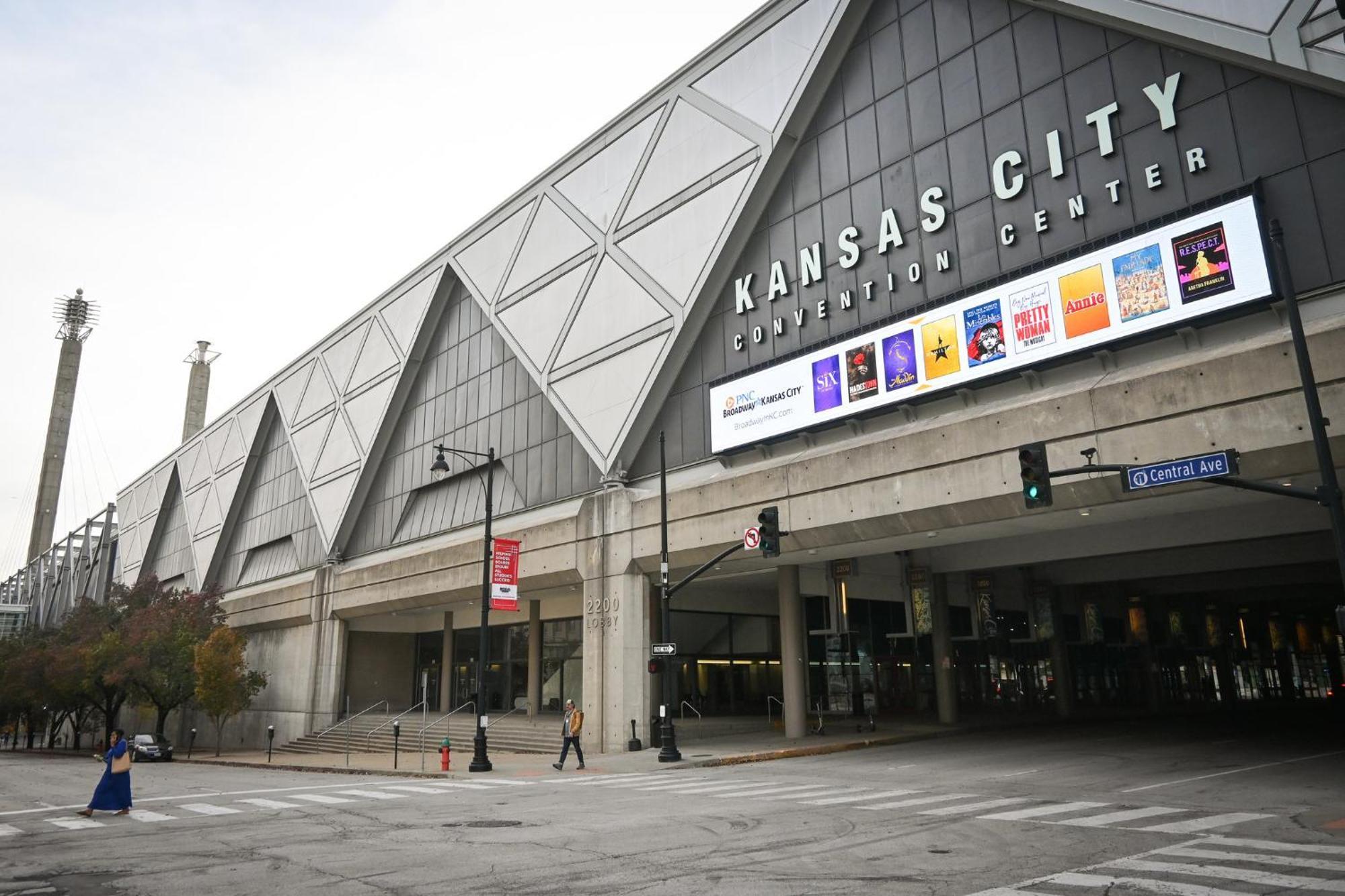 Crowne Plaza Kansas Downtown By Ihg Hotel Kansas City